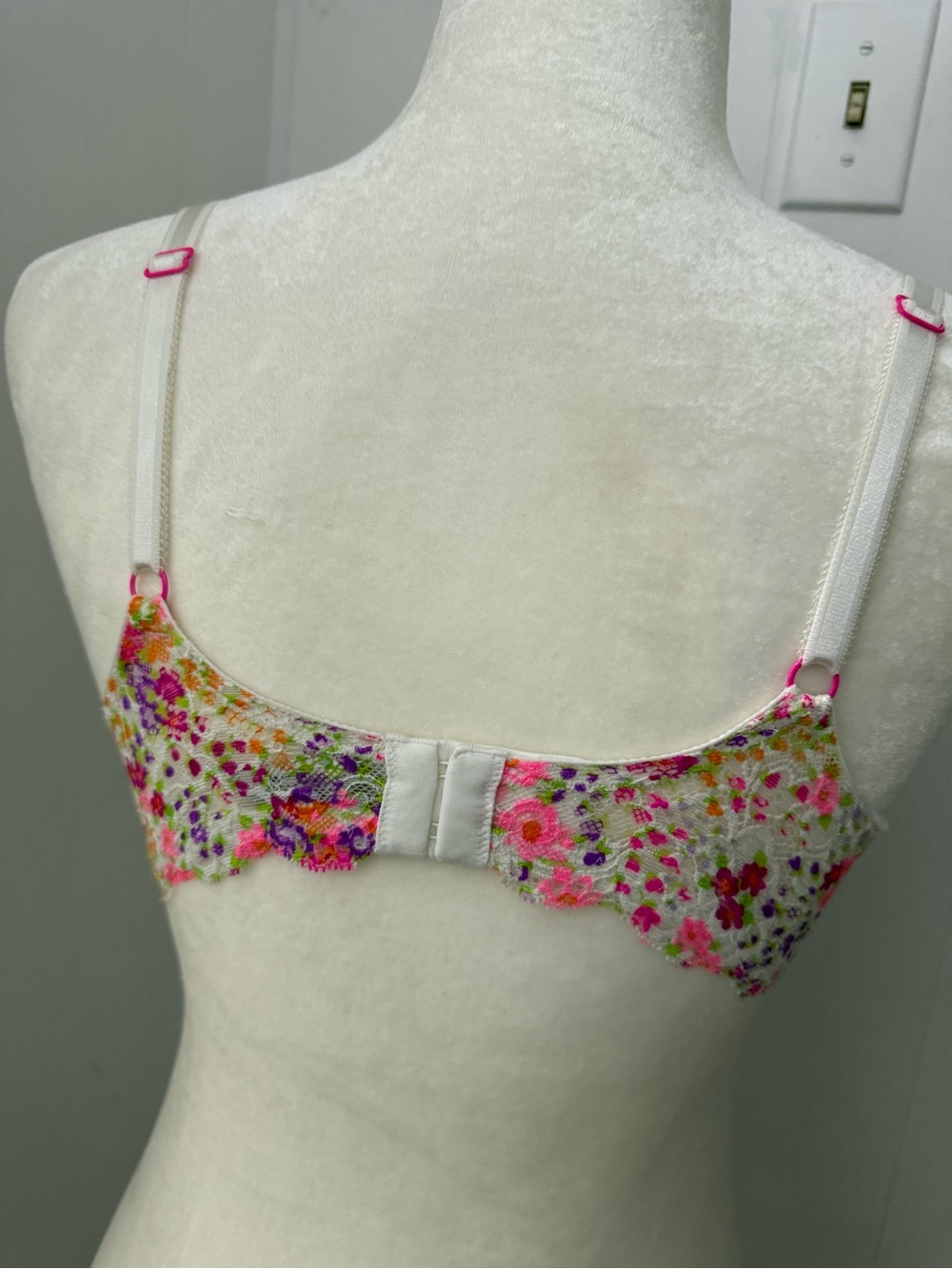 VICTORIA’S SECRET Dream Angels Bra Push Up 36C - Picture 10 of 13